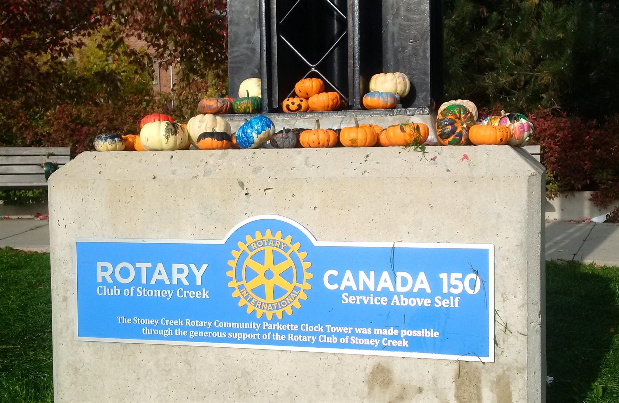 rotary-parkette-with-pumpkins2019.jpg