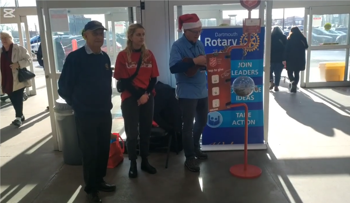 From left to right - MikeReid, Mike's grand daughter and Brian Smith from the Dartmouth Rotary Club