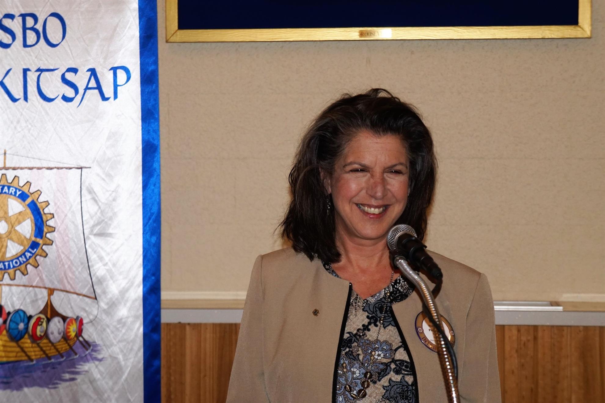 Outgoing President Mary Nader