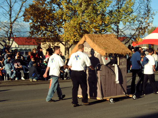 outhouse-race11.jpg