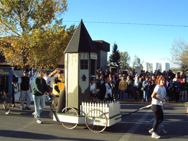 outhouse-race21.jpg