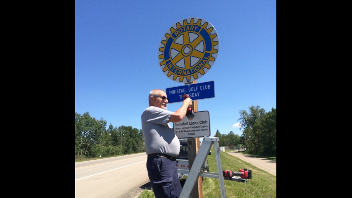 hanging-signs-rotary-club-of-innisfail