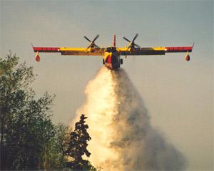 CL415 waterbomber by Tom Nebbs