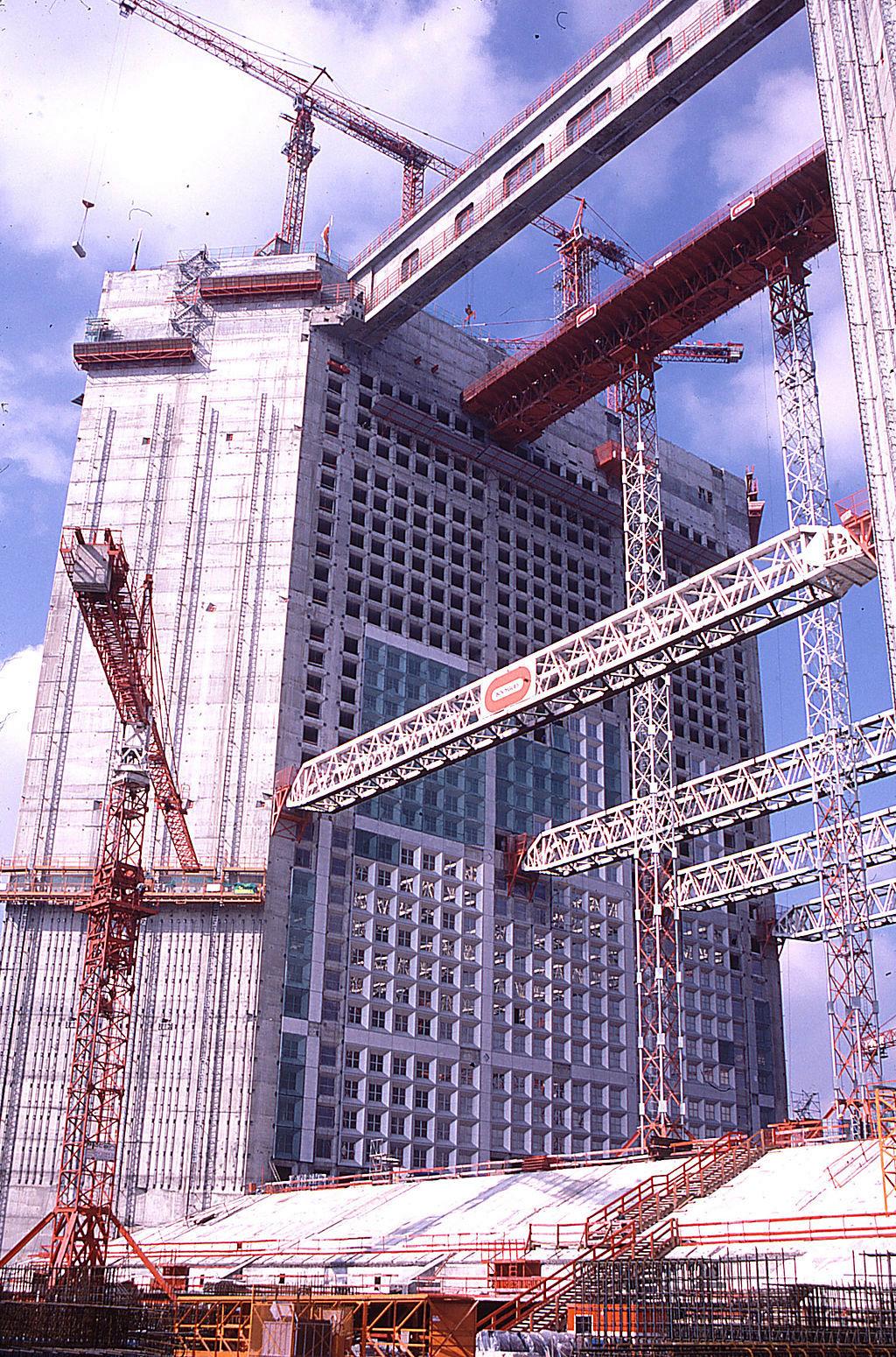 Grande Arche de la D fense The Rotary Club of Barre VT