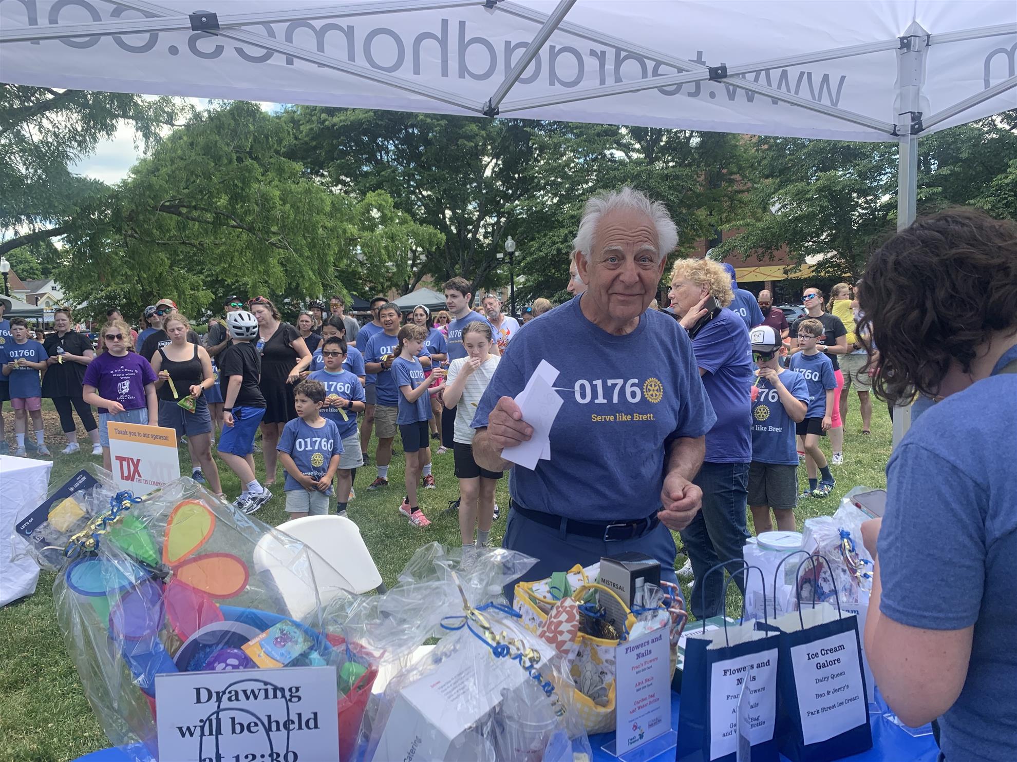 Ben-at-raffle-table-2.jpg
