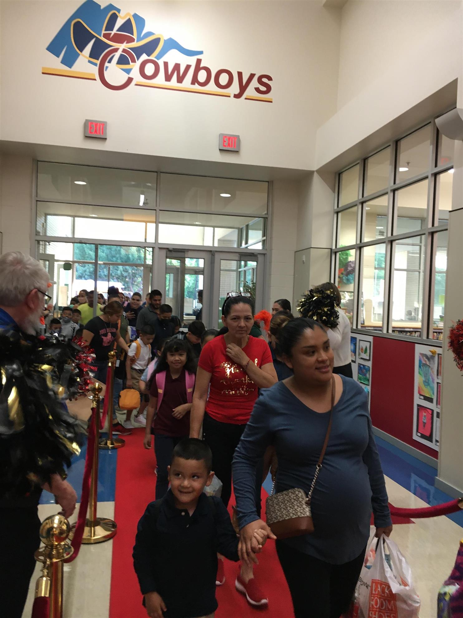 LMR Central Elementary students back to school Lewisville