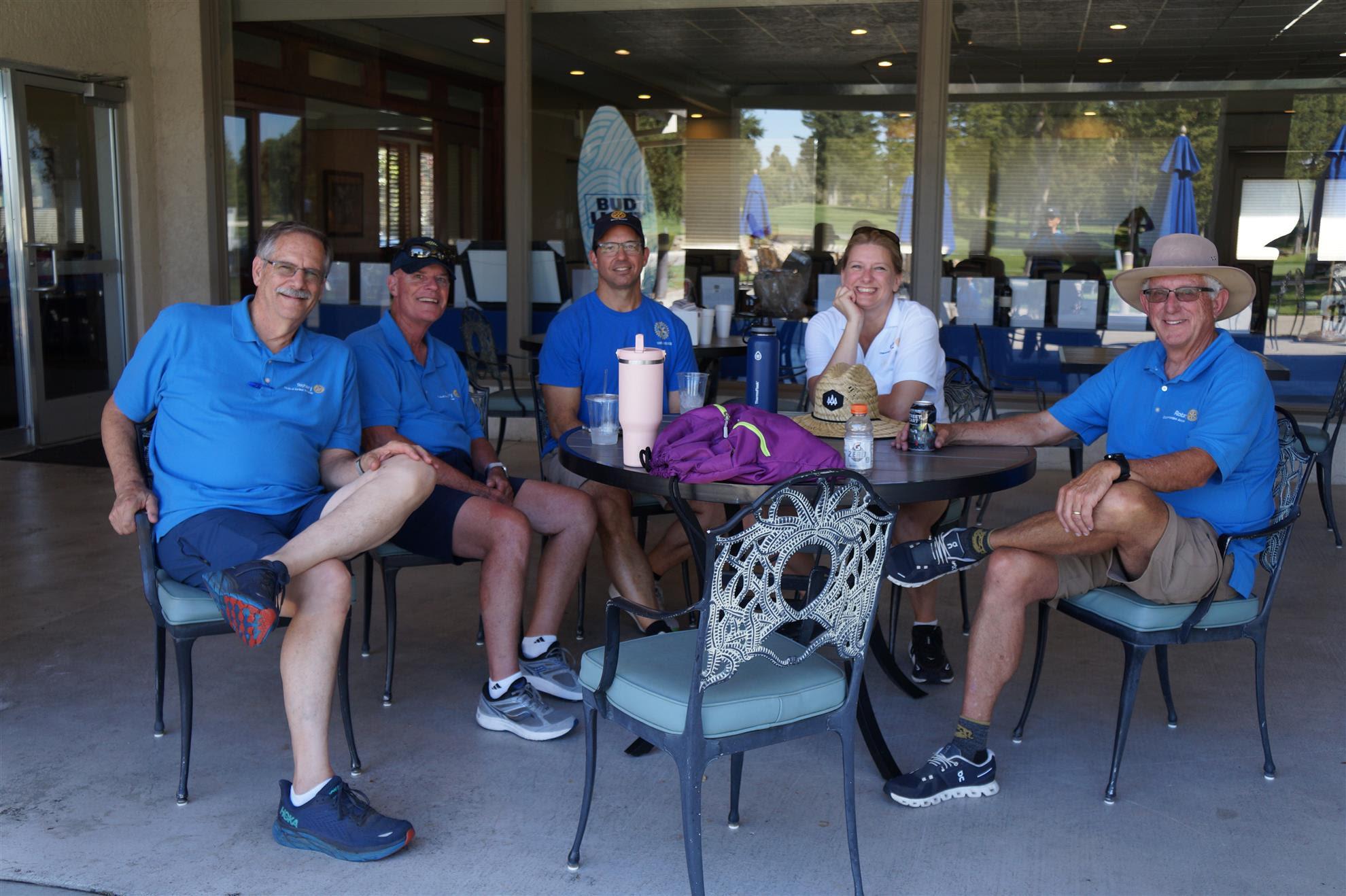 golf-tournament-volunteers.jpg