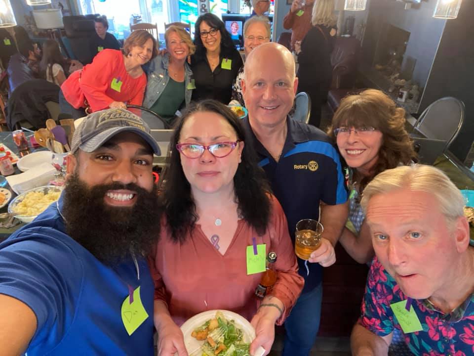 How many people can we get into one photo!