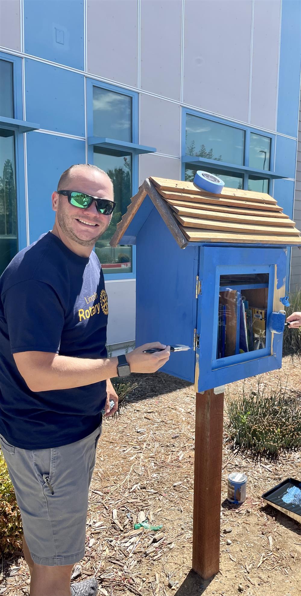 Painting Little School Libraries in Community