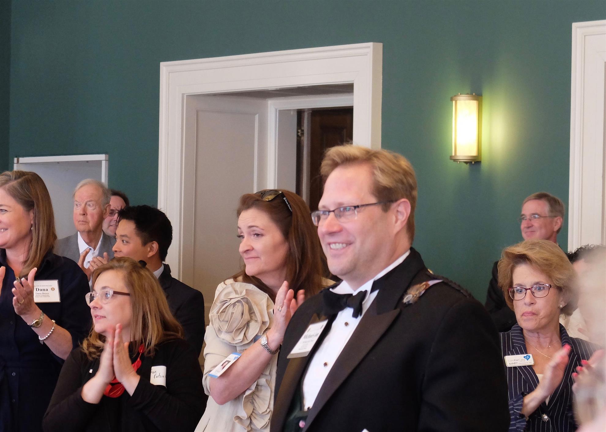 JUNE 25, 2019 ROTARY IN REVIEW Changing of the Guard Rotary Club of