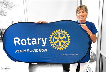 Linda shows off our Rotary Car Shade