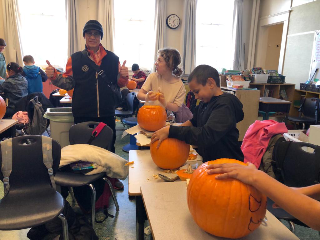 Pumpkin Patch for Admiral Seymour School Rotary Club of Vancouver