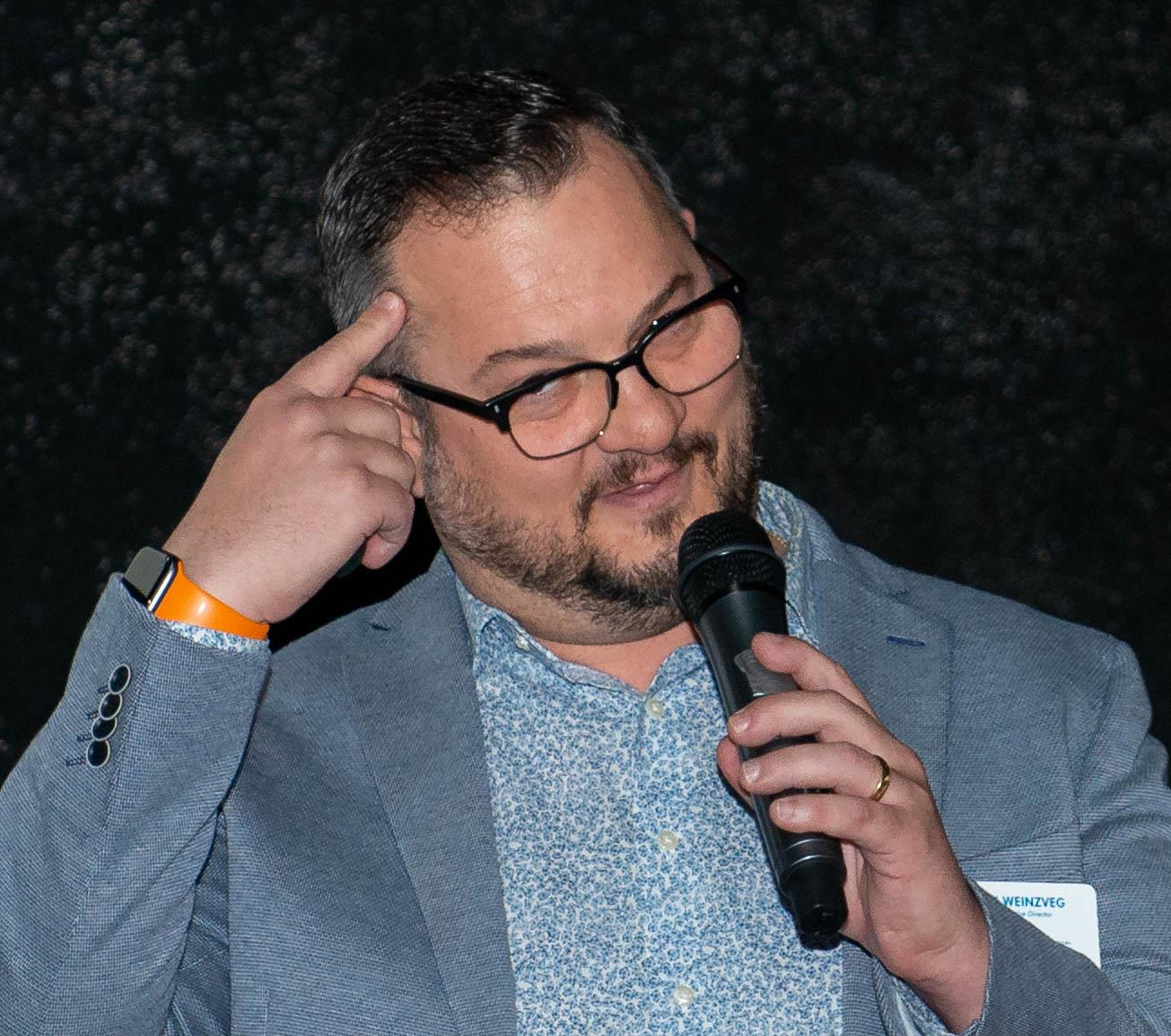 Speaker Eli Weinzveg