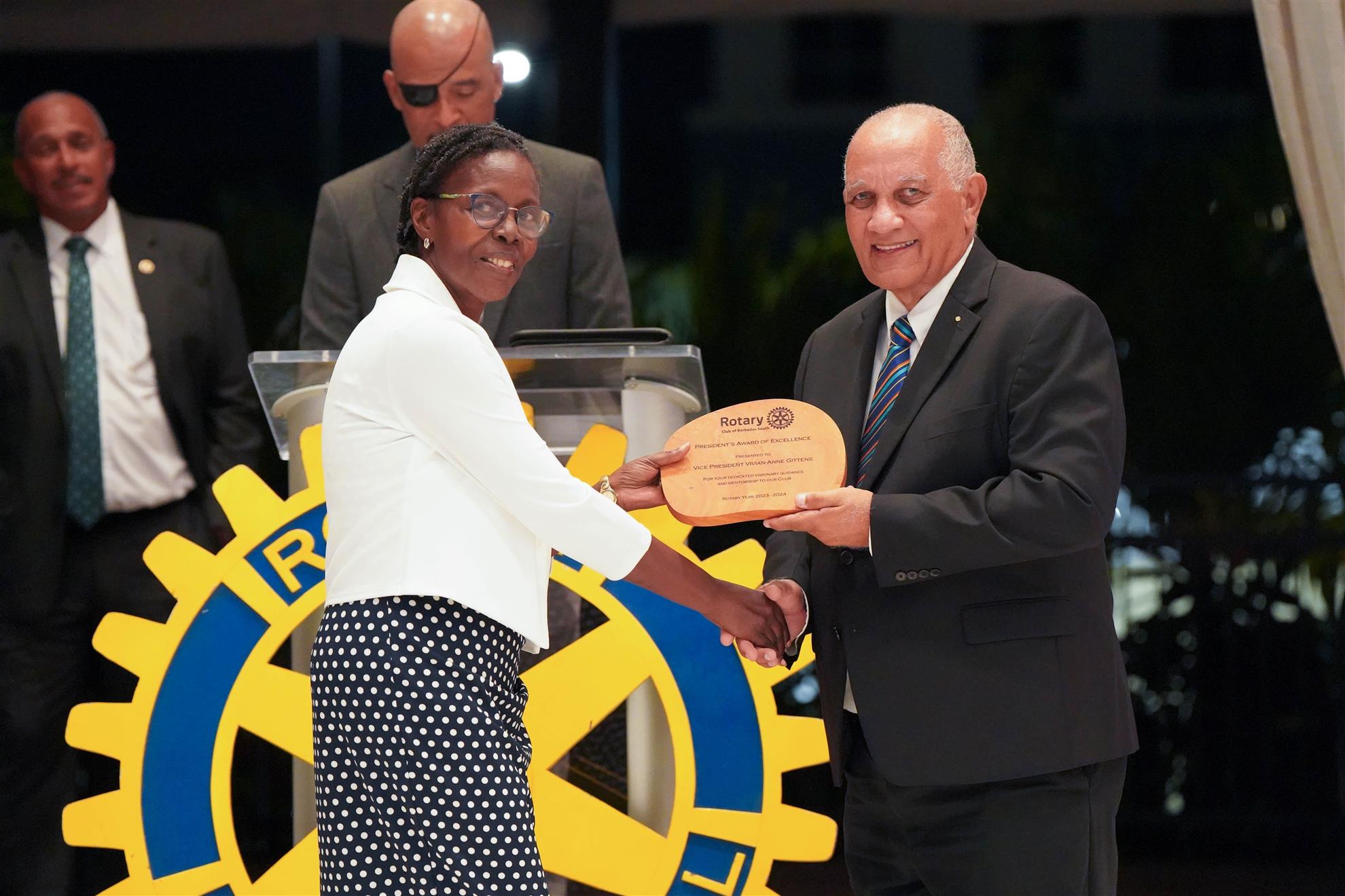 PP Vivianne-Anne receiving her award from PDG David