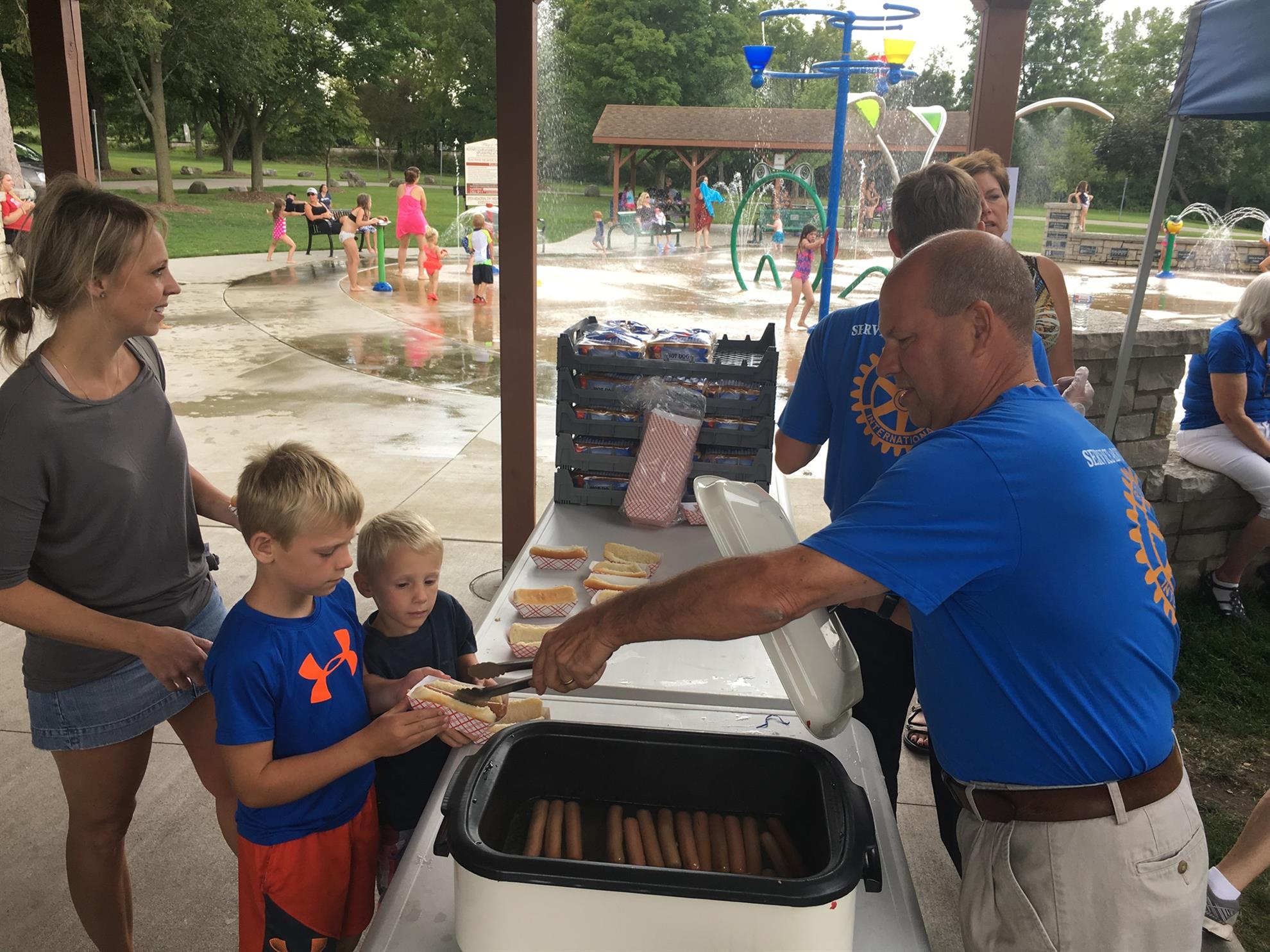 PICNIC AT THE SPLASHPAD Rotary Club of HartlandLake Country