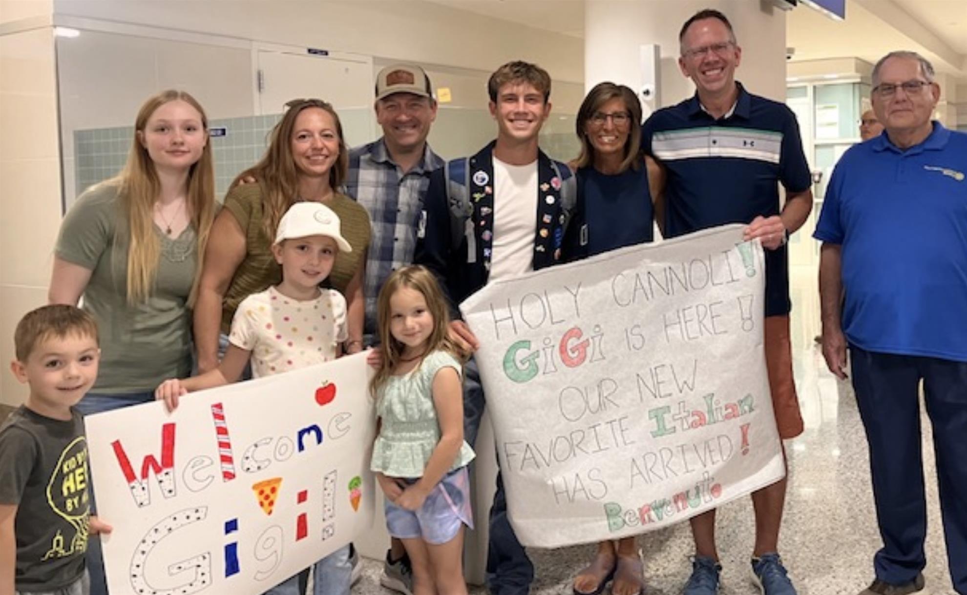 2026 Italian exchange student Gigi arrival at airport