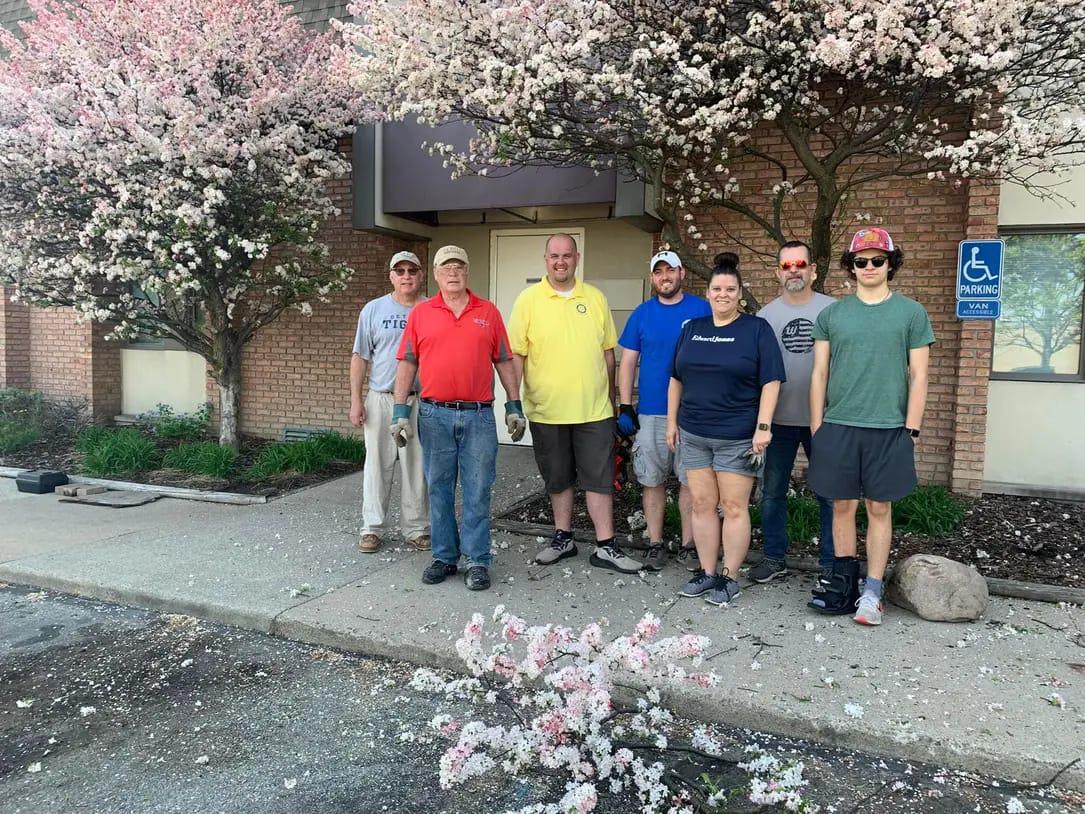 Summer-2022-volunteer-outside.jpg