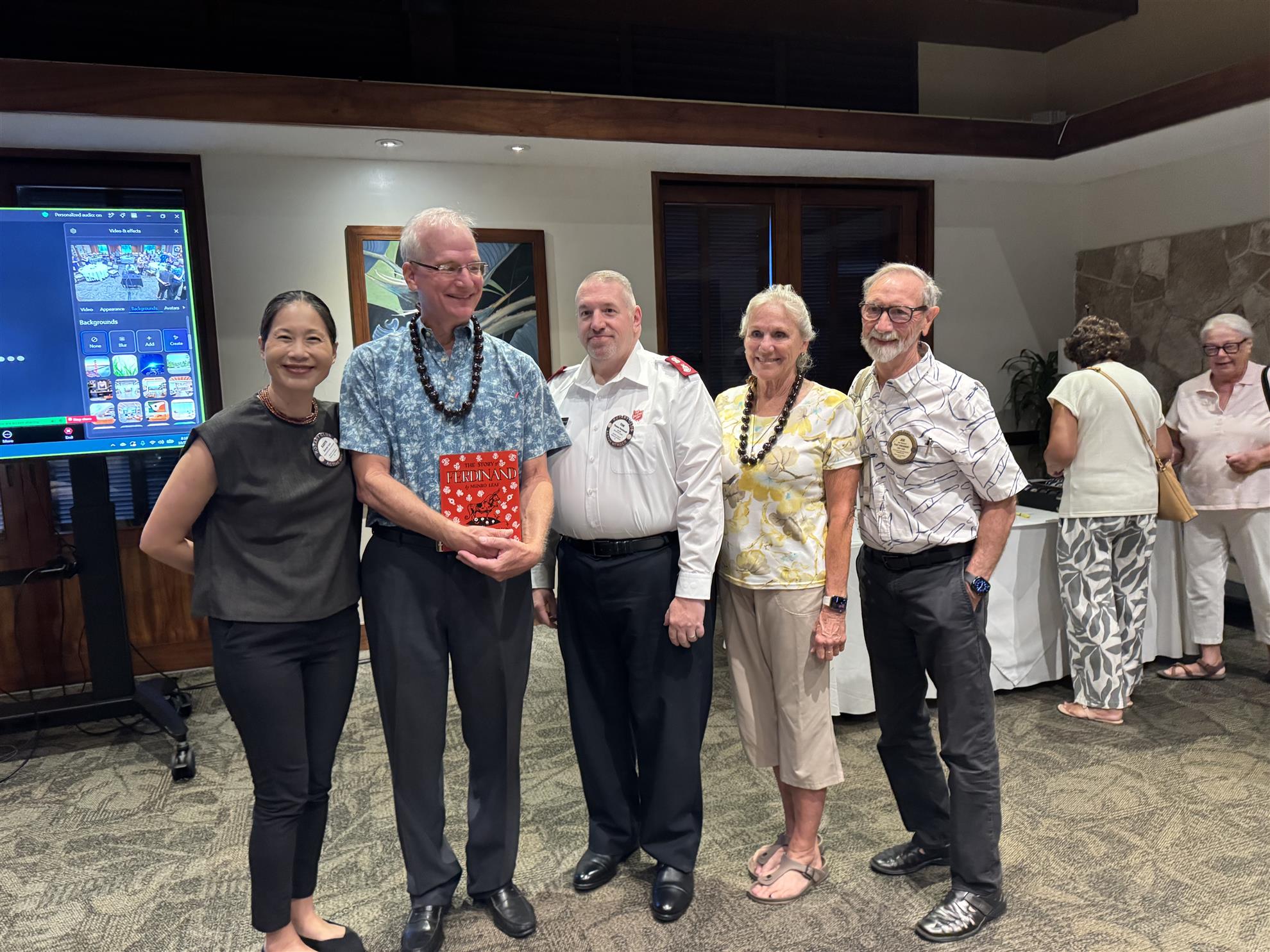 Group photo from Honolulu Sunrise’s October 5 meeting with Dan Dinell