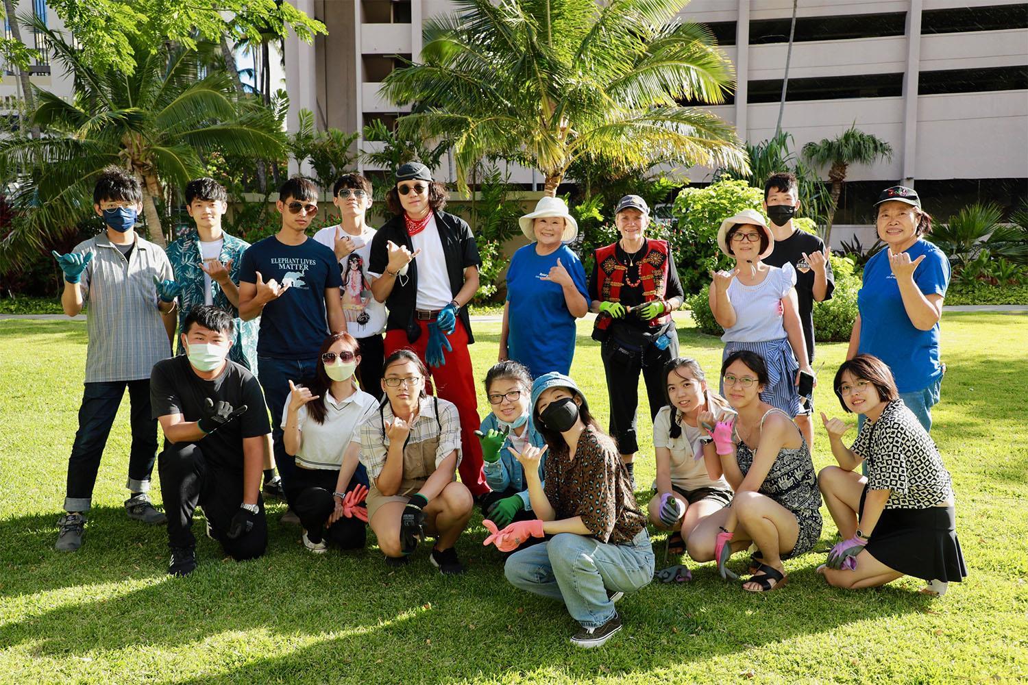 Rotary-club-of-waikiki-at-the-park.jpg