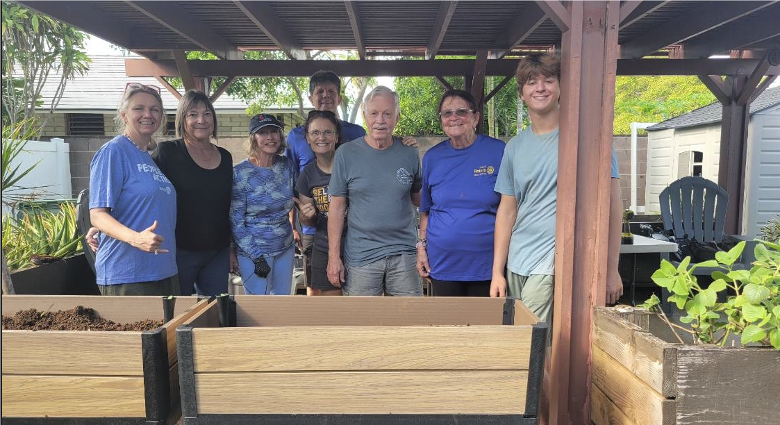 Rotarians who rebuilt the planters at Windward Senior Day Care Center
