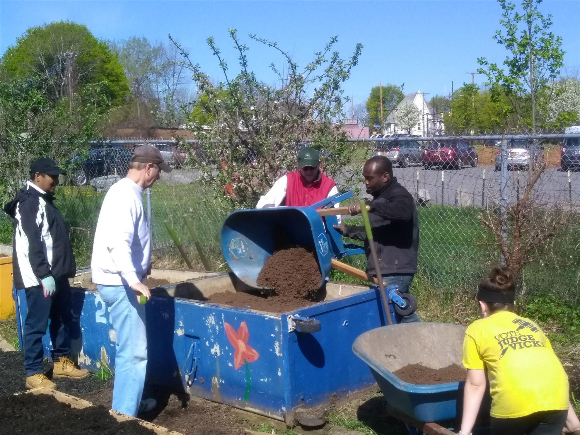 Day of Service at the Refugee Garden