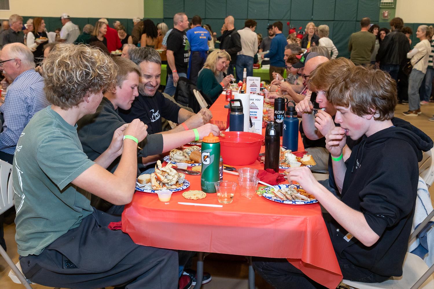 5C6A7356RotaryCrabFeed2025Web.jpg