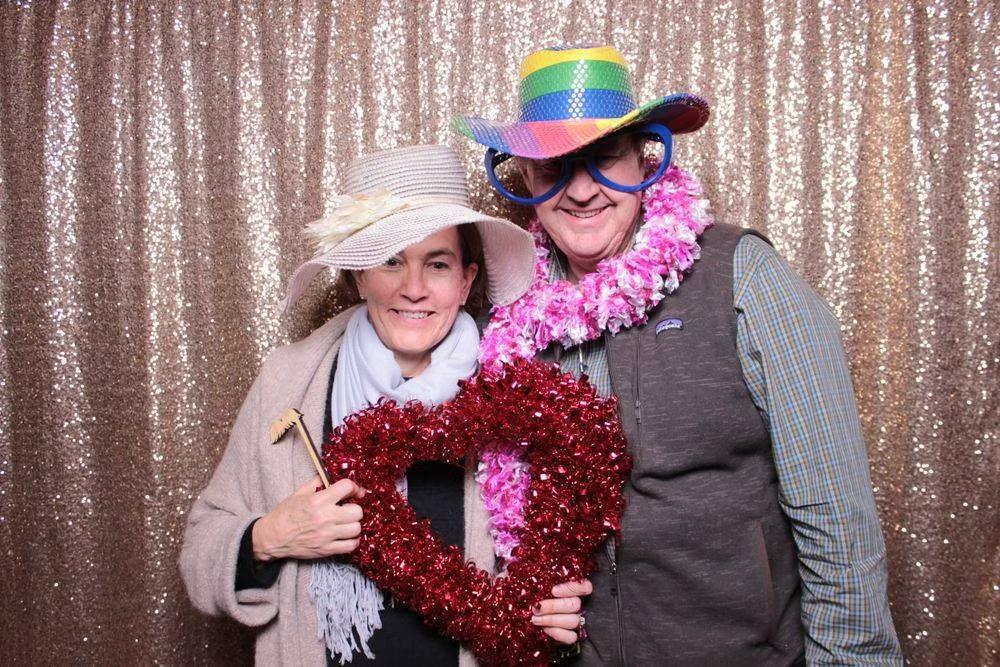 90a441_f2fbf63cad9e4438bd4b452a80673f15-mv2.jpg