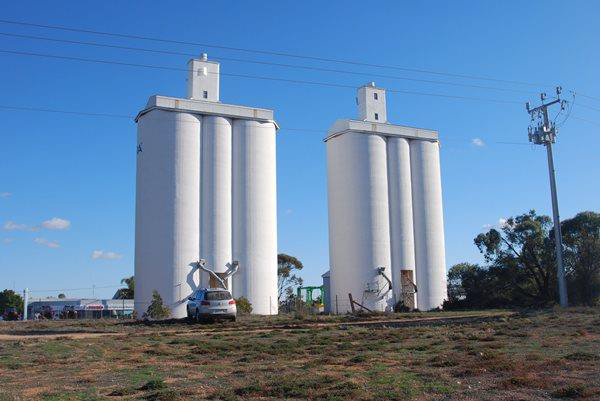The unpainted silos in Waikerie.