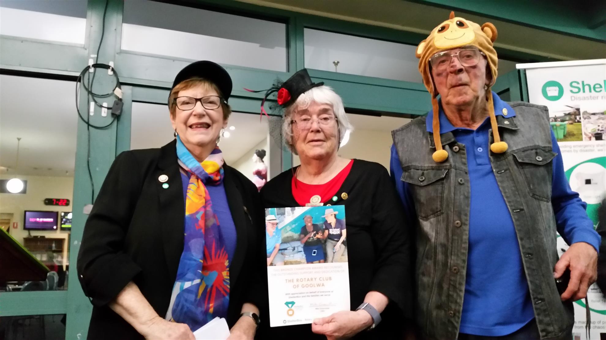 Bronwyn Klar presenting the Bronze Shelterbox award