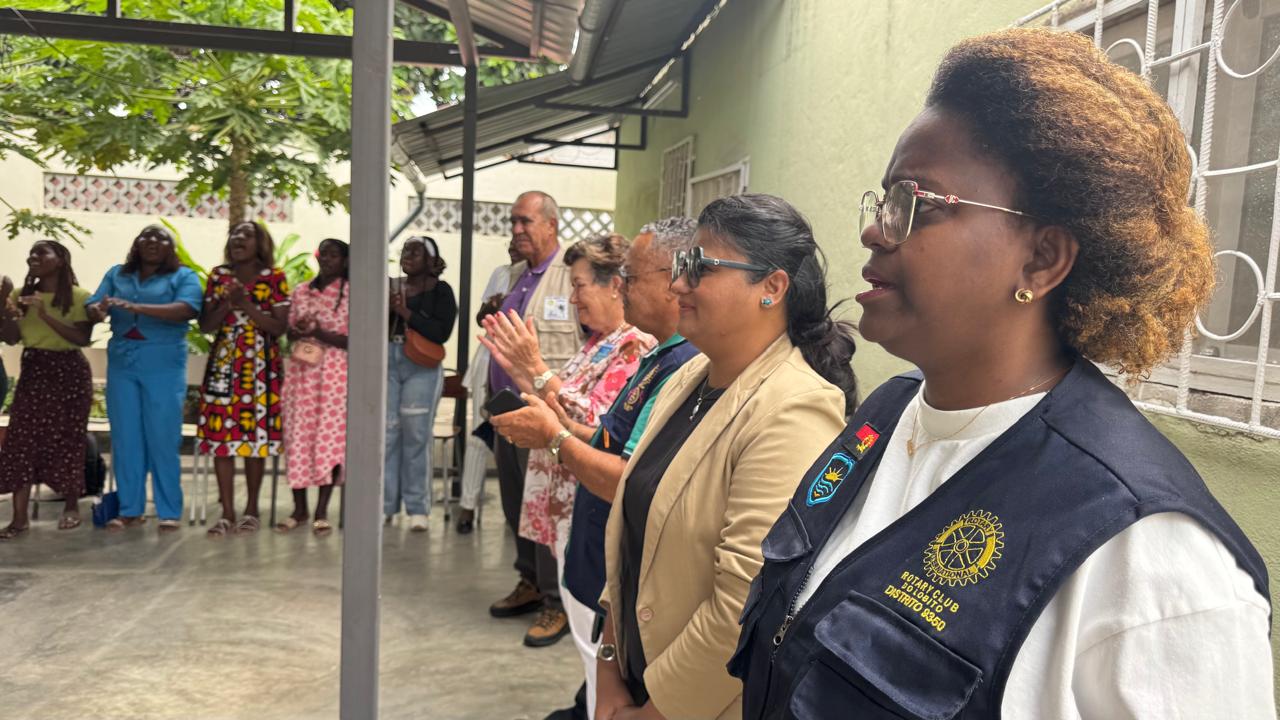  Governadora do Distrito 9350 visita  Centro Renascer - Lobito 