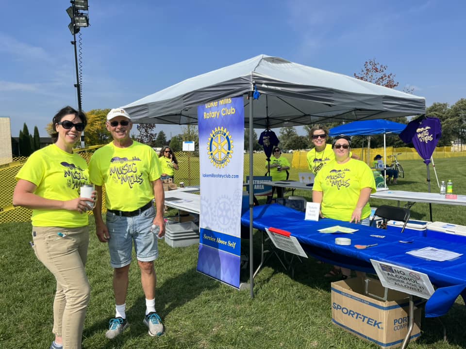 MITM volunteers Janine, James, Linda, and Pam