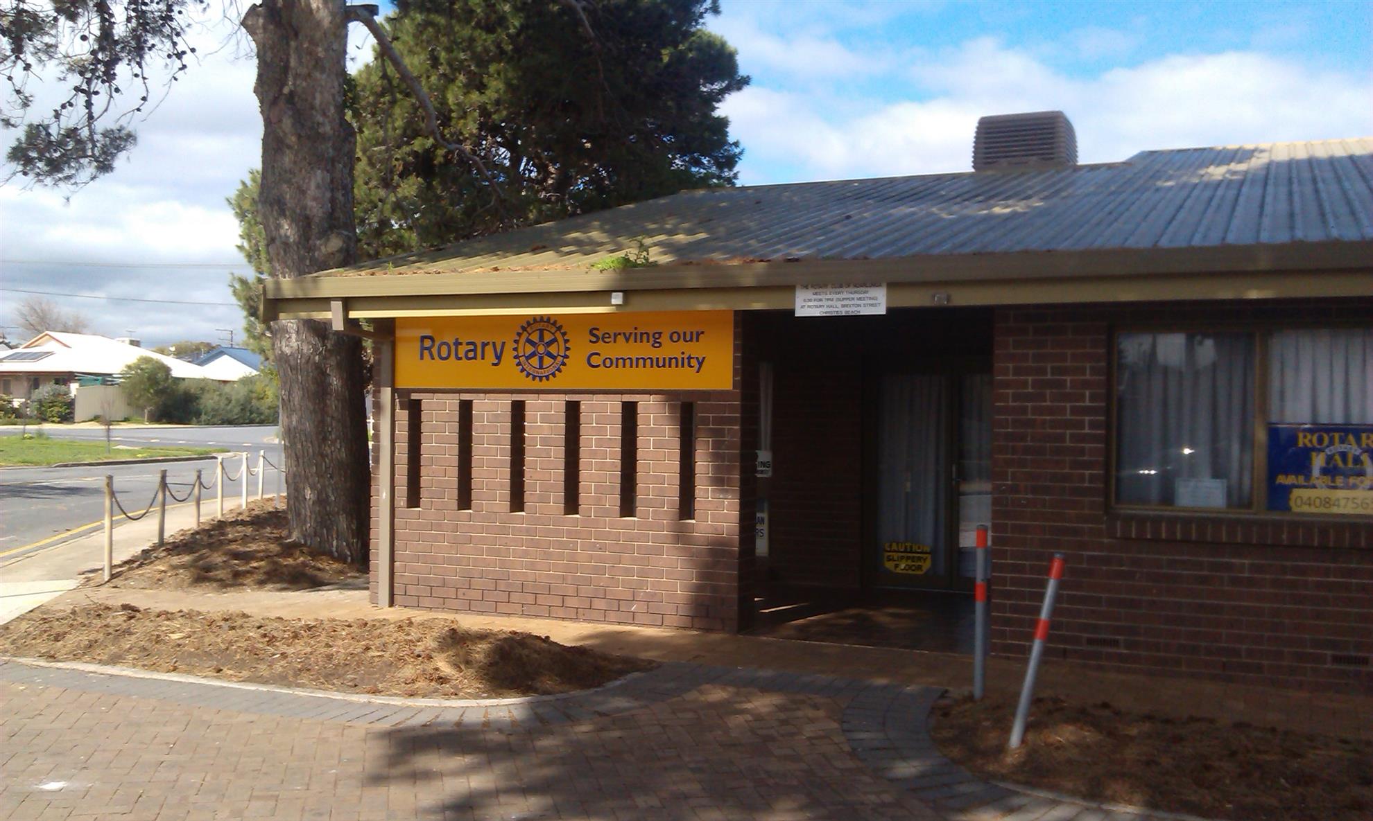 Working bee at Rotary Hall | Rotary Club of Morphett Vale