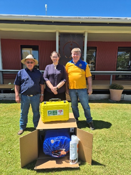 Bullo Shore Mayor John “Tractor” Ferguson, Bulloo Shire CEO Tiffany Dare, Rotarian Jim Byrne.