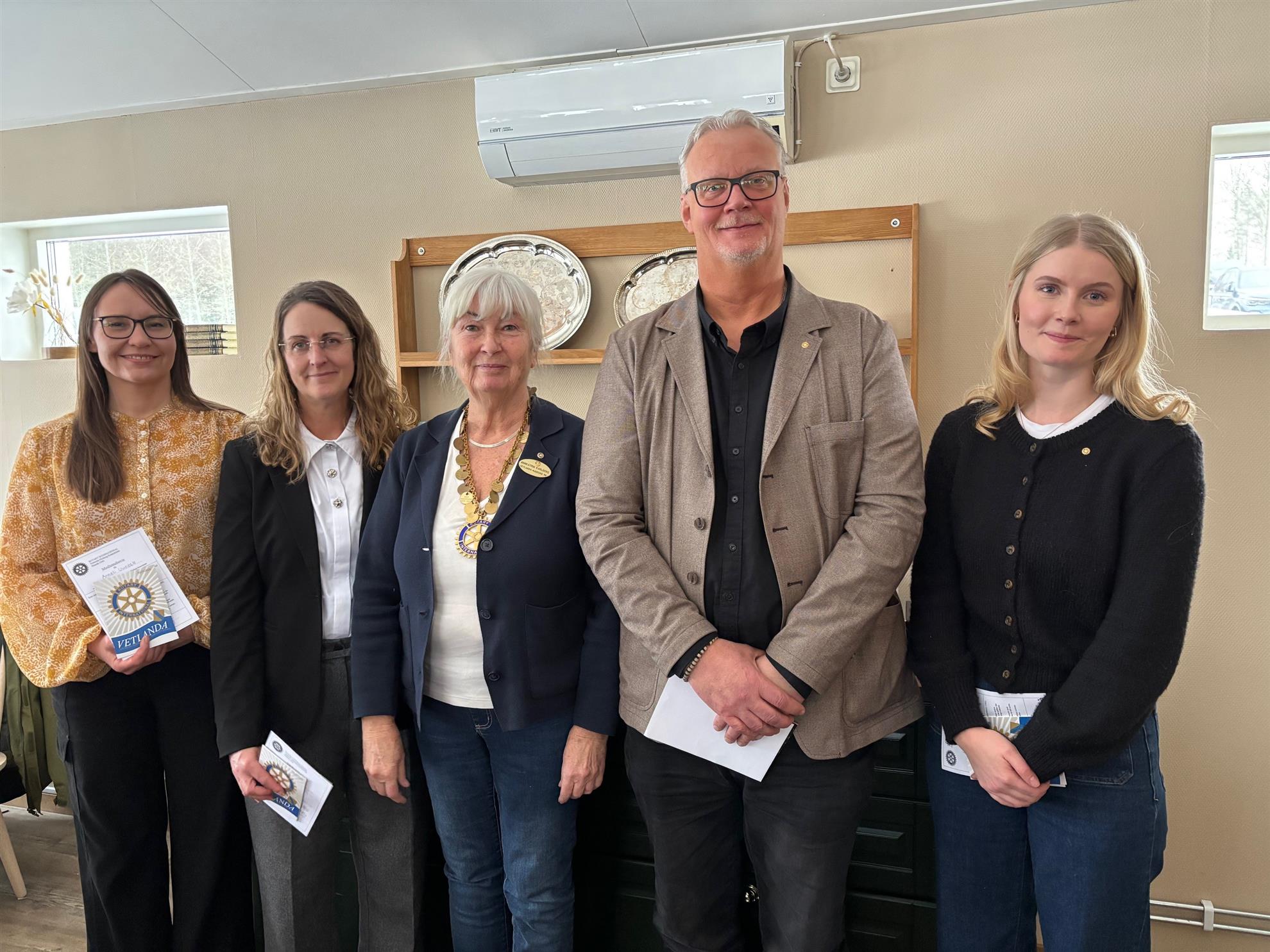 Fyra nya medlemmar i klubben.