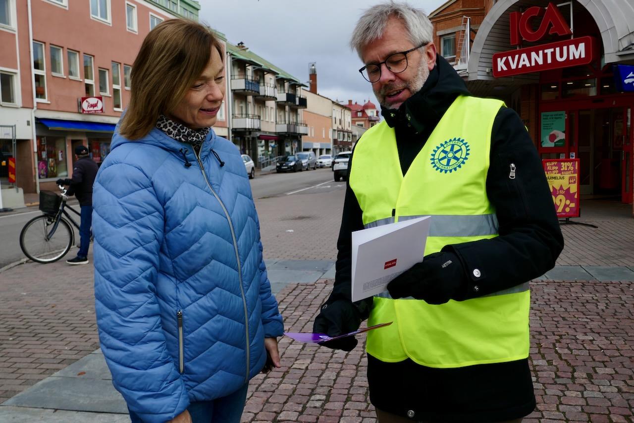 Peter Sterne i Tranås-Sommenbygden Rotaryklubb kampanjar för att utrota polio