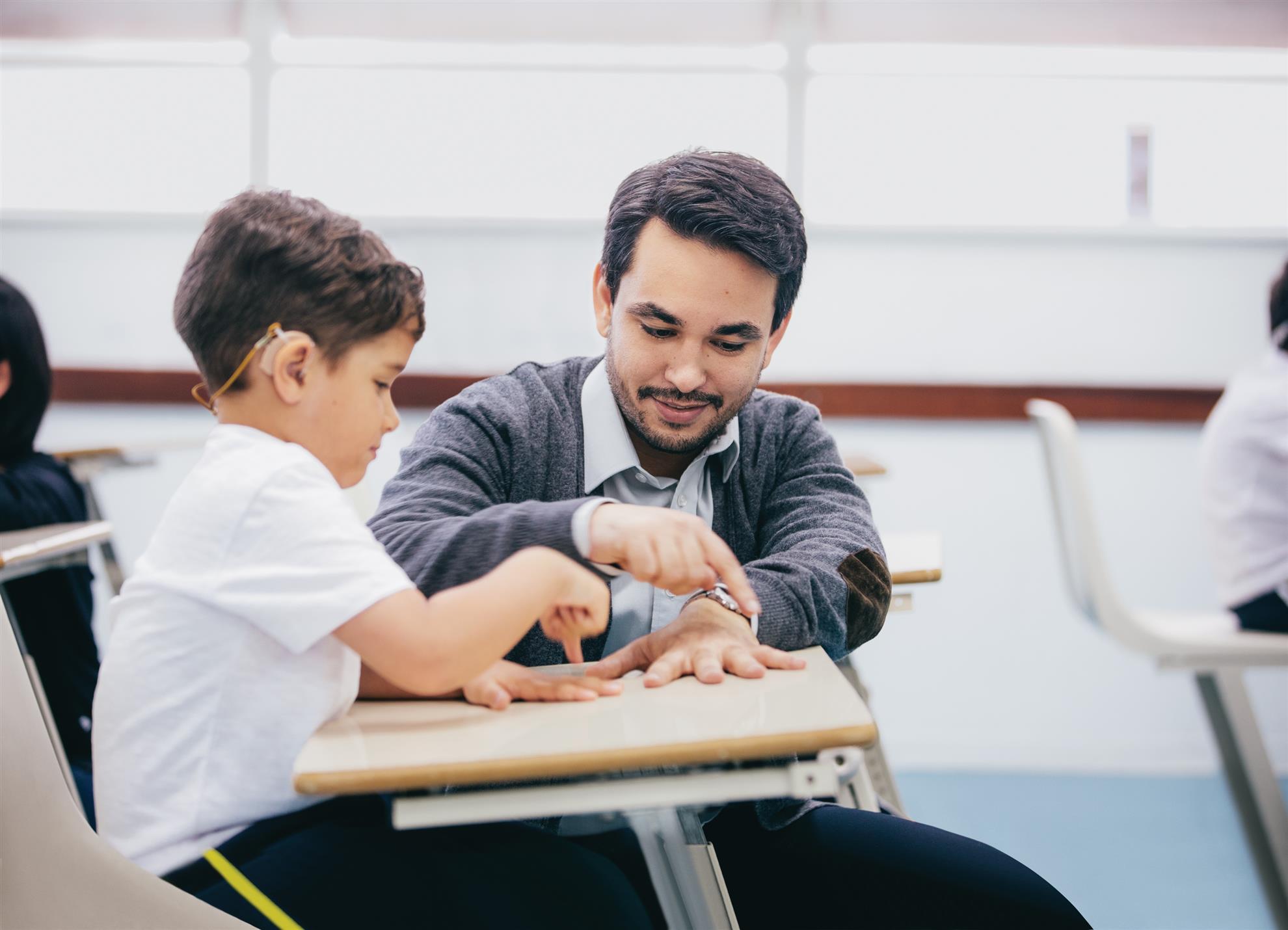 Поддержка образования. Бизнес образование для детей. Education support. Картинки о неграмотном общении в сети.