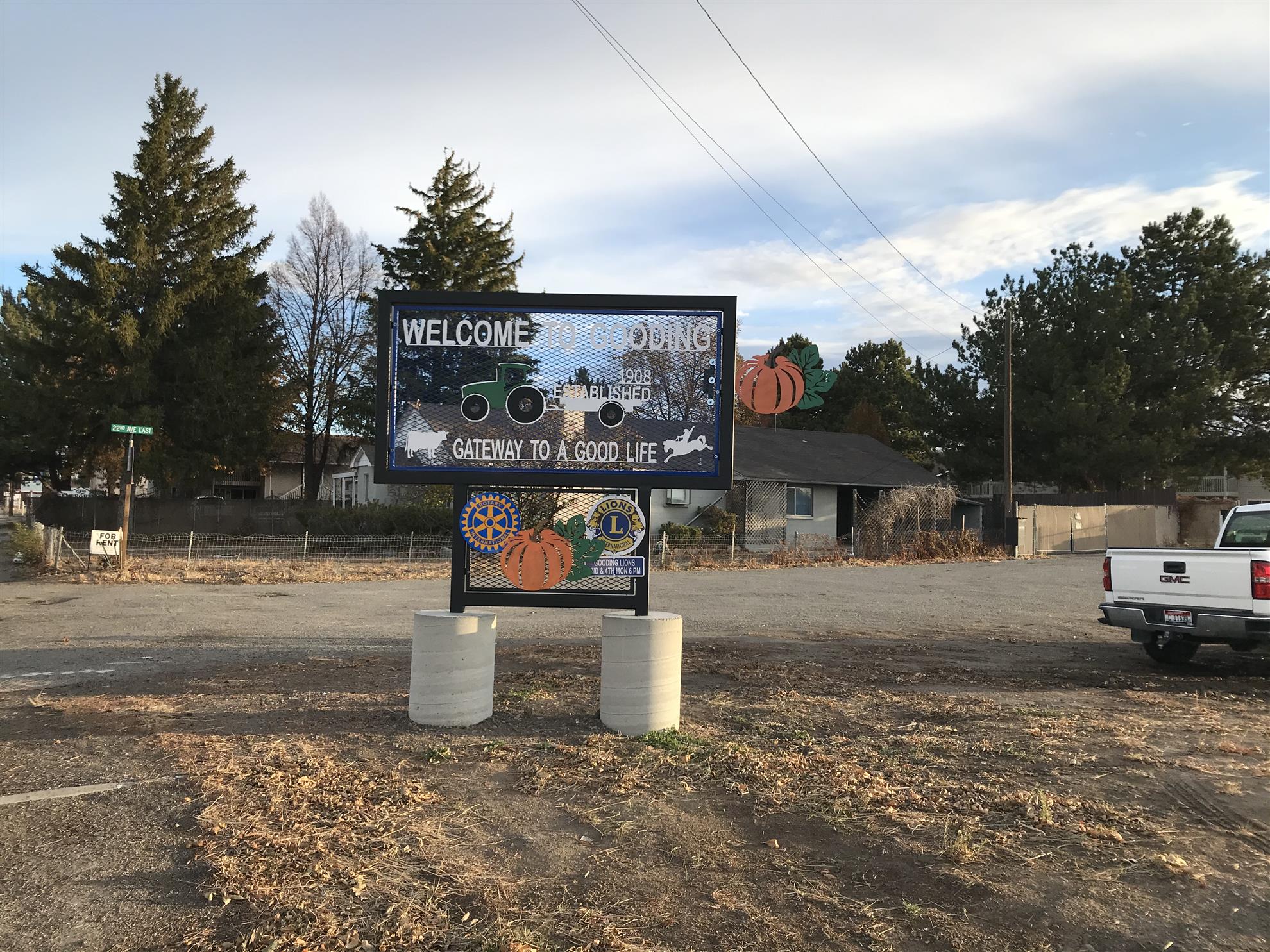 Gooding Rotary Uses District Grant for Signage Completion Rotary
