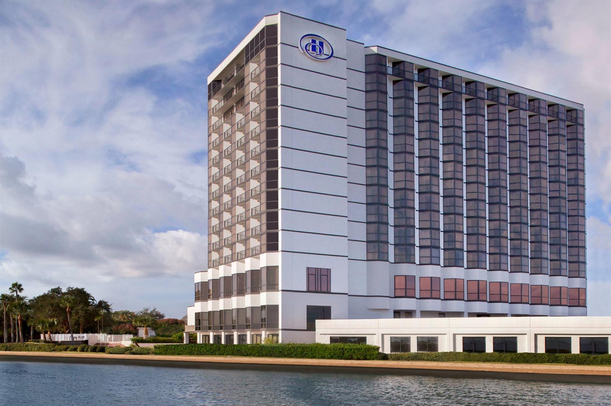 https://www.hilton.com/en/hotels/ordoehf-hilton-orrington-evanston/?SEO_id=GMB-HF-ORDOEHF&y_source=1_MTIyMDgwNC03MTUtbG9jYXRpb24uZ29vZ2xlX3dlYnNpdGVfb3ZlcnJpZGU%3D