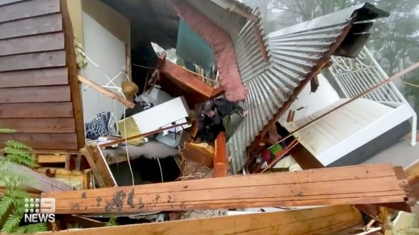 Weather news: Clean-up begins in Victoria after homes destroyed, towns cut  off during storm