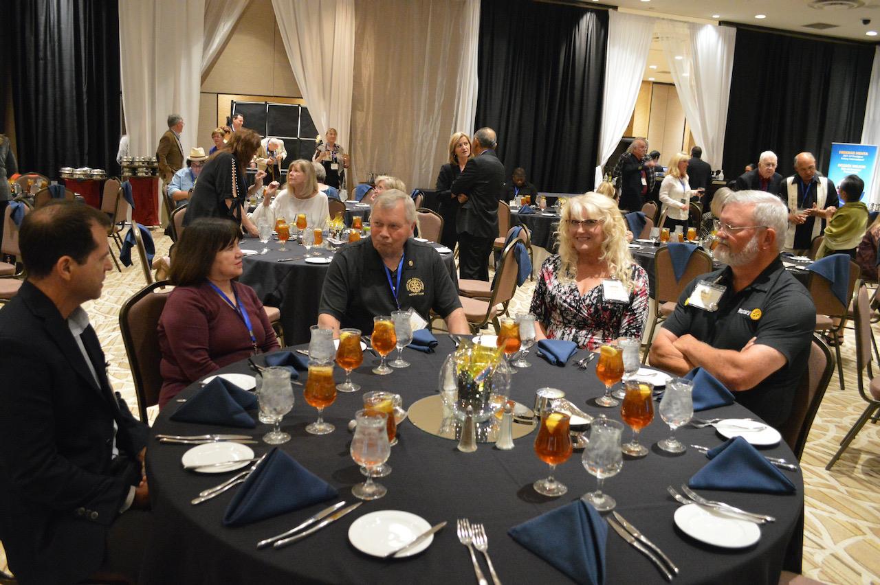 2021-22-D5180-Conference-Saturday-1Dinner---14.jpeg
