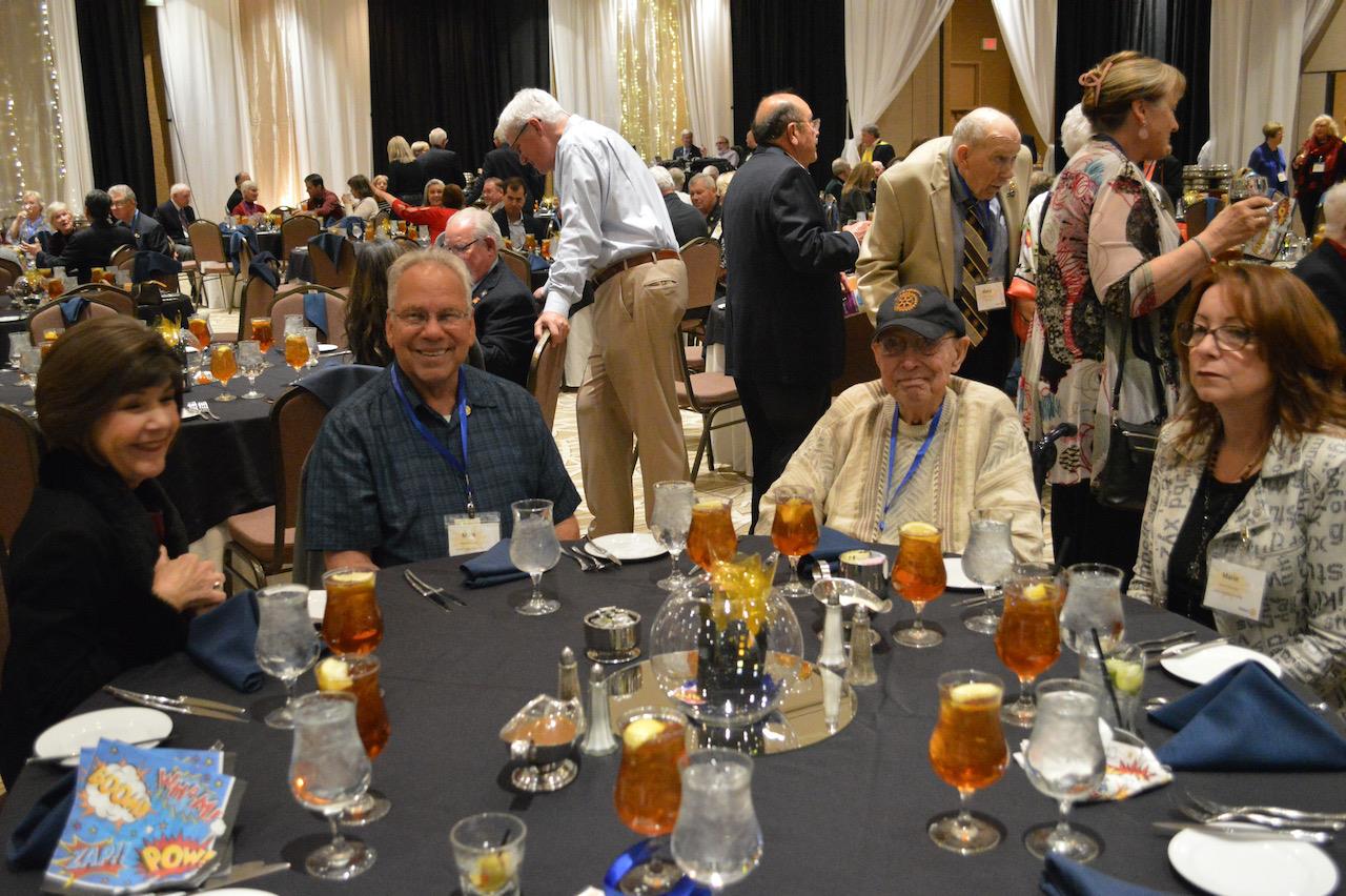 2021-22-D5180-Conference-Saturday-1Dinner---16.jpeg