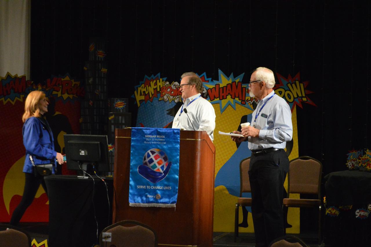 2021-22-D5180-Conference-Saturday-2Opening-Session---12.jpeg
