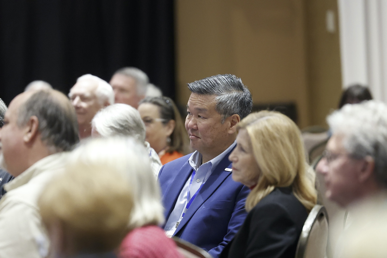 2021-22-D5180-Conference-Saturday-2Opening-Session---154.jpeg