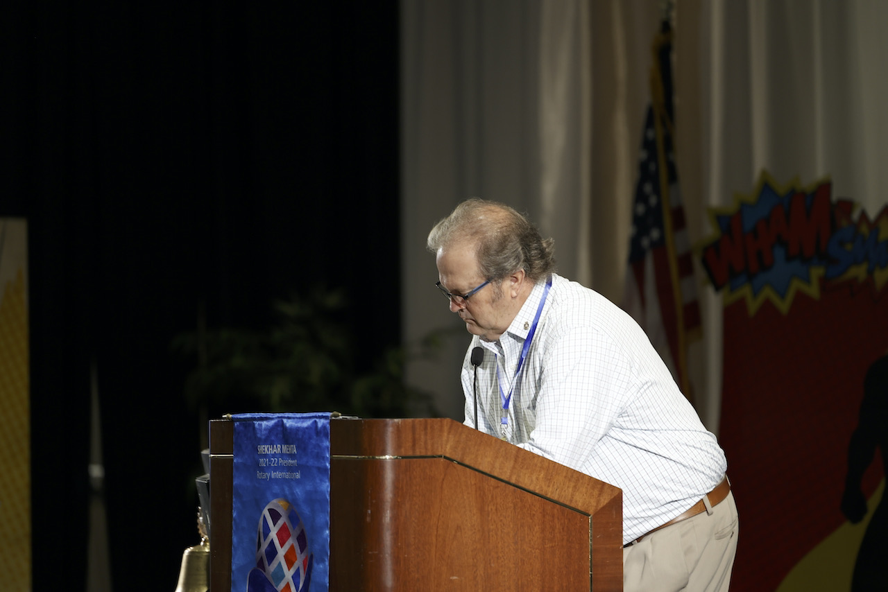2021-22-D5180-Conference-Saturday-2Opening-Session---37.jpeg
