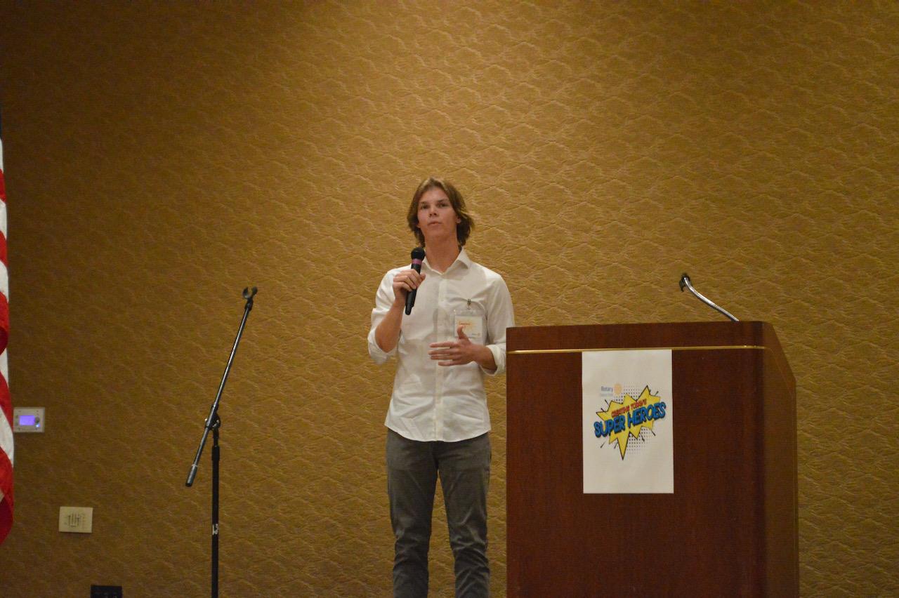 2021-22-D5180-Conference-Saturday-3Speech-Contest---16.jpeg