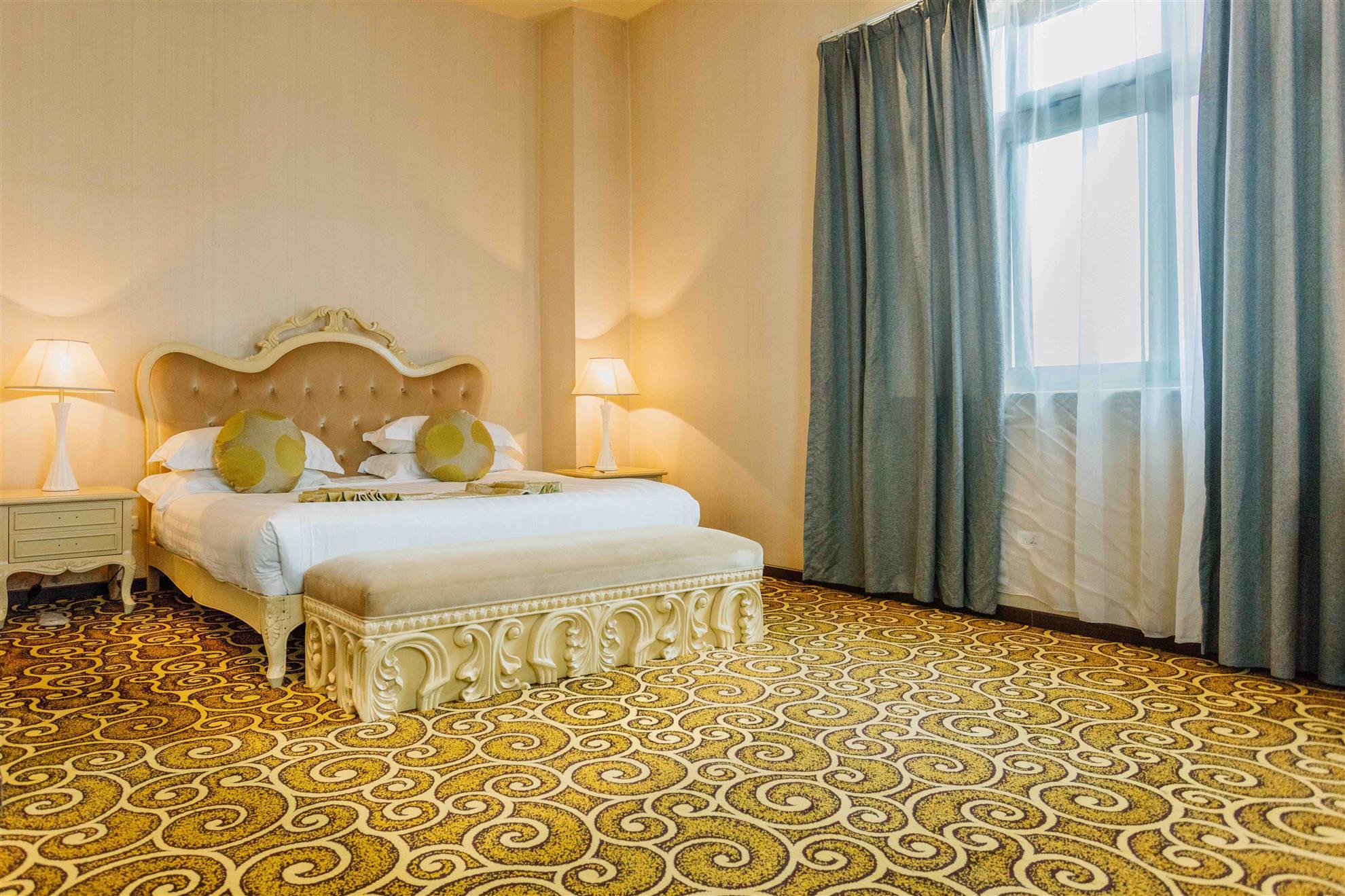 AMBASSADOR-HOTEL-2.jpg