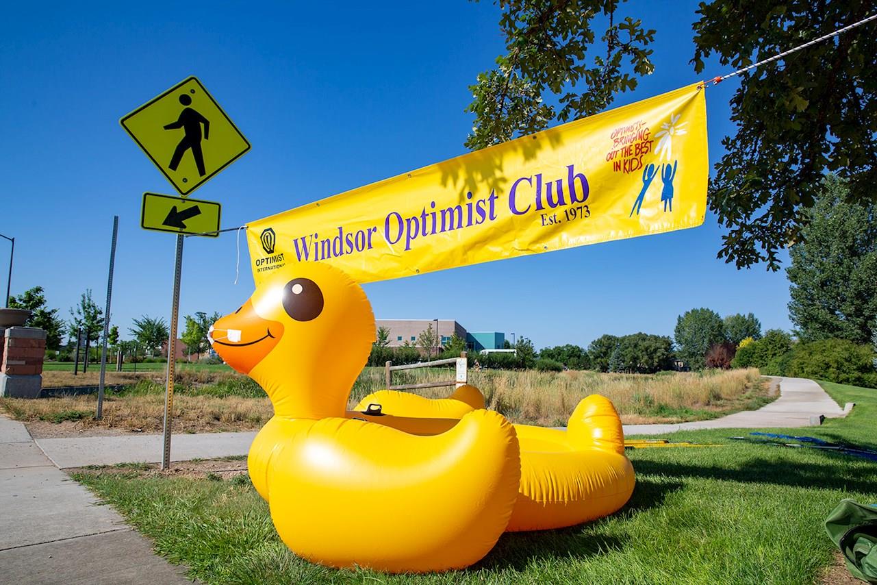 optimist-club-duck-race-9677.jpg